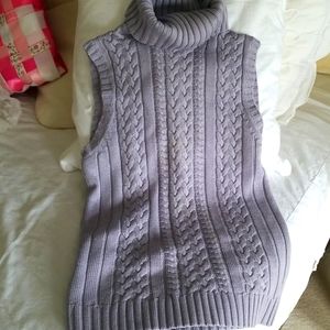 Lavender blue sleeveless cable knit sweater (Size Medium)